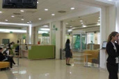 Административное здание банка, площадь 9130 кв. м, кадастровый номер 86:11:0102011:43, а также земельный участок площадь 9135 кв. м, з, кадастровый номер 86:11:0101008:81.